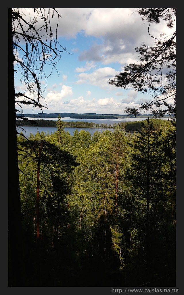 Walking towards the cave, Pirunkirkko